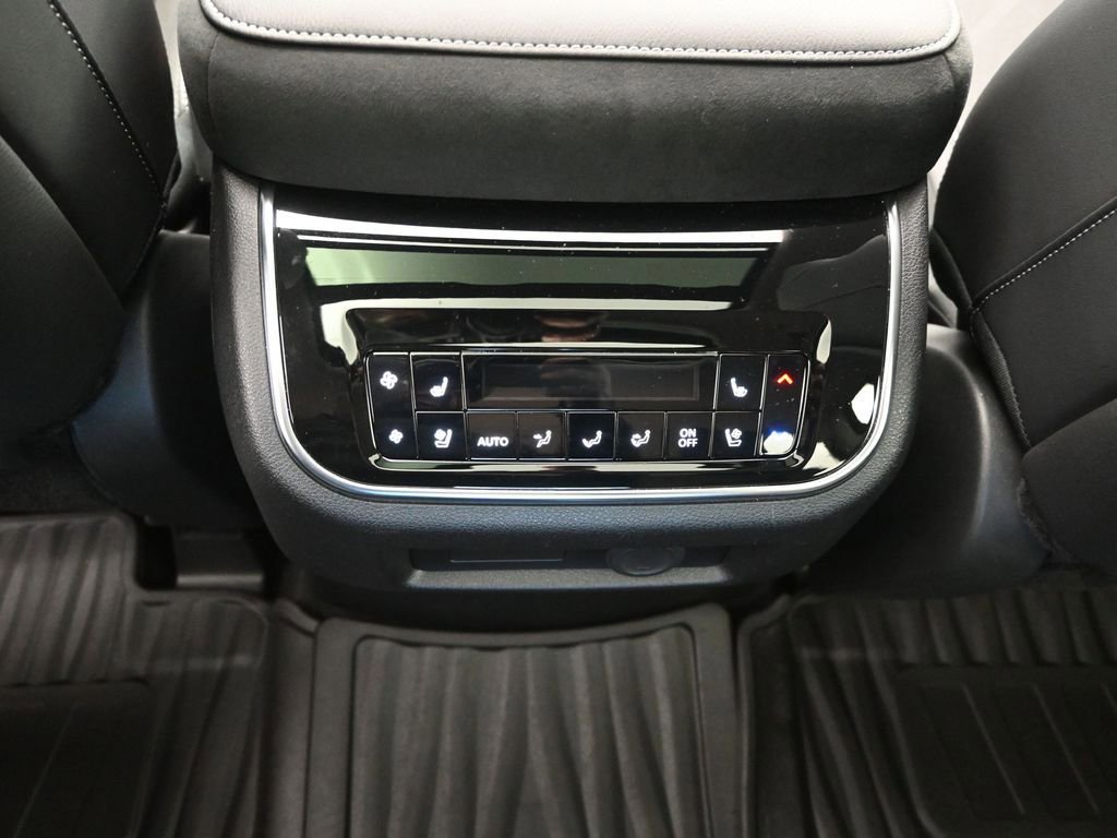 Used 2025 INFINITI QX80 Luxe RWD image 19