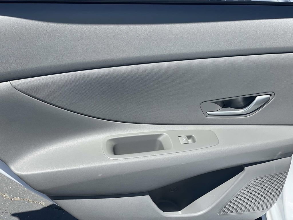 Certified 2024 Hyundai Elantra SEL FWD image 24
