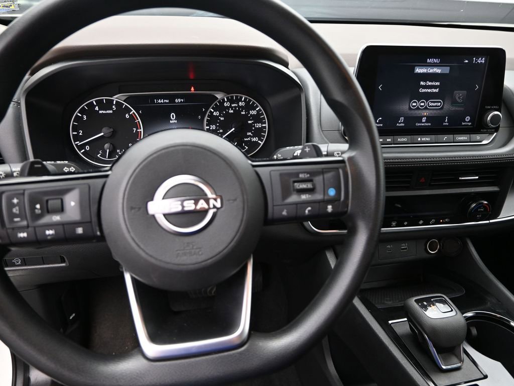 Used 2023 Nissan Rogue SV image 18