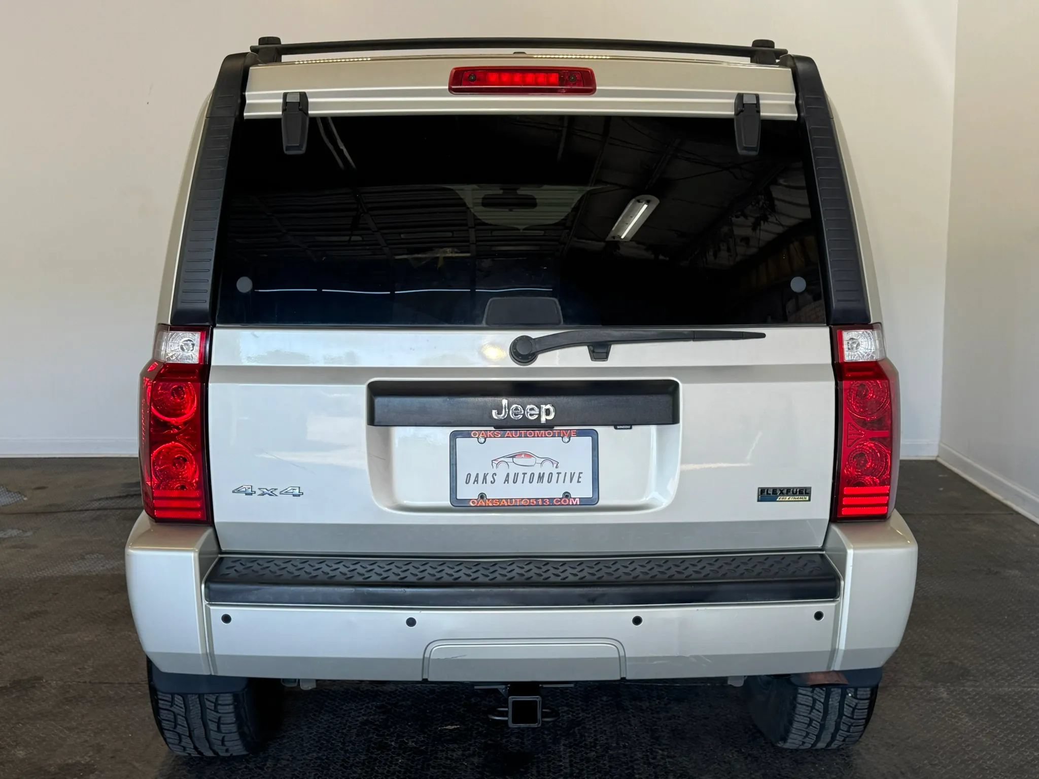 Used 2008 Jeep Commander Sport AWD/4WD image 5