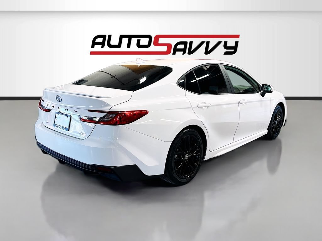 Used 2025 Toyota Camry SE FWD image 7