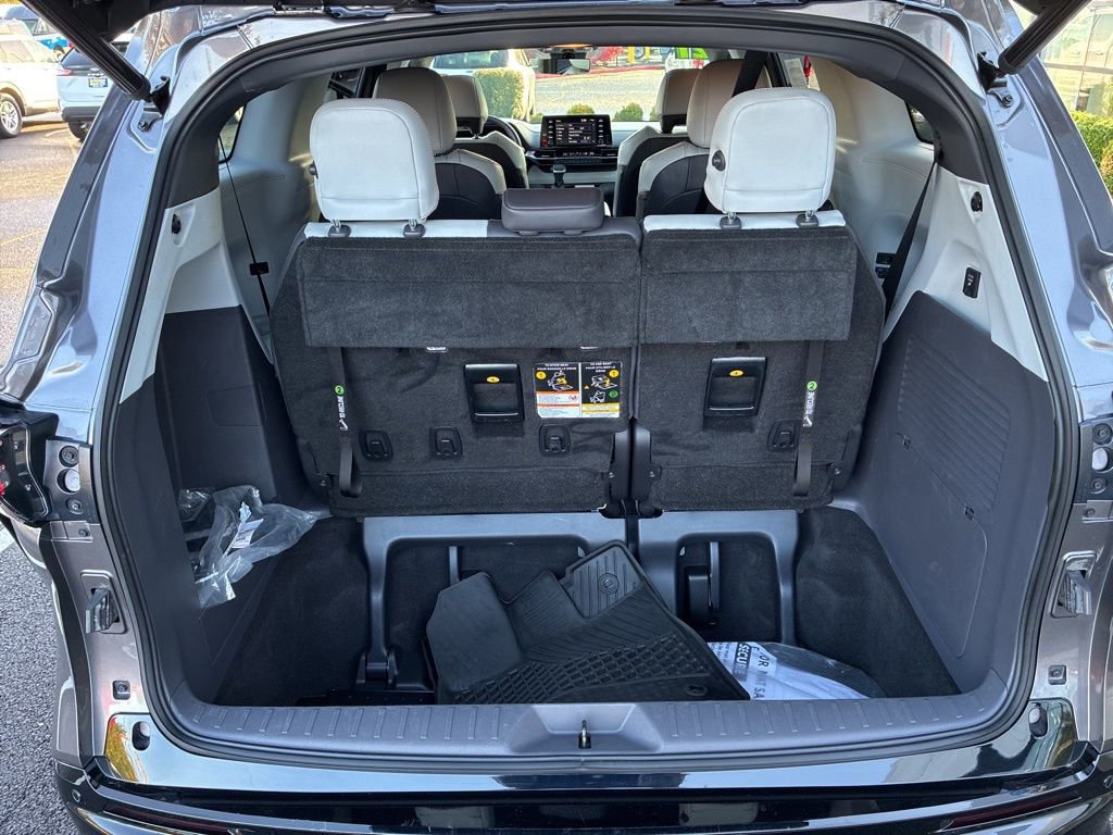 Used 2021 Toyota Sienna XSE image 22