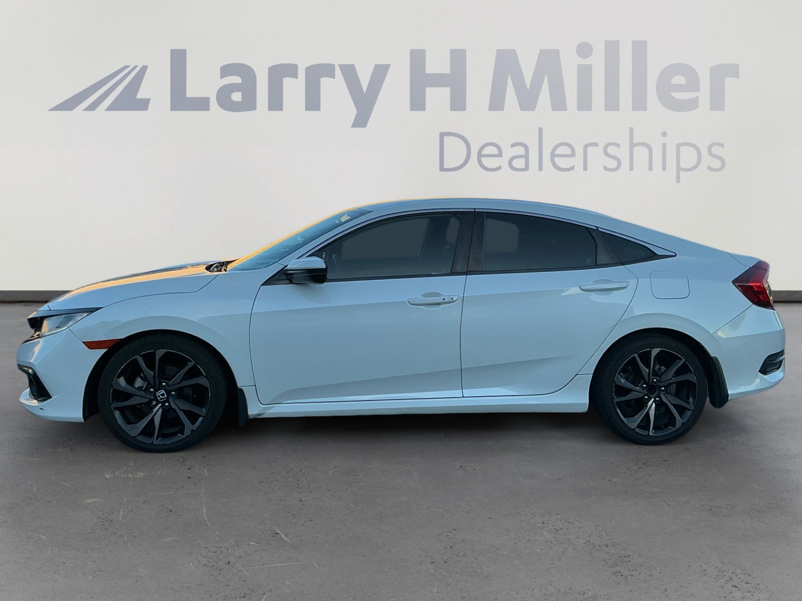 Used 2019 Honda Civic Sport image 2