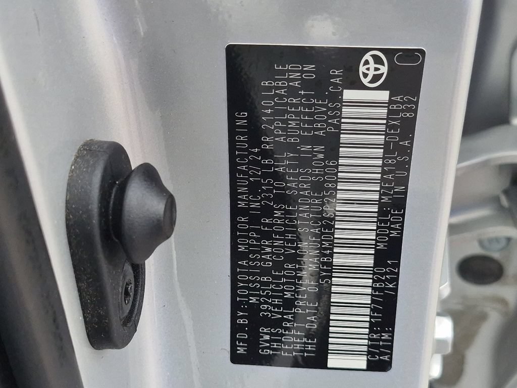 Used 2025 Toyota Corolla LE FWD image 26