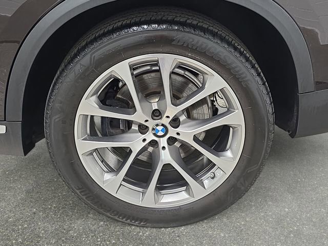 Used 2022 BMW X5 xDrive40i w/ Premium Package AWD/4WD image 32