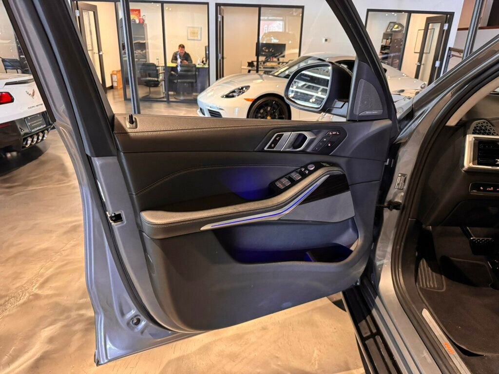 Used 2024 BMW X7 xDrive40i w/ Premium Package image 9