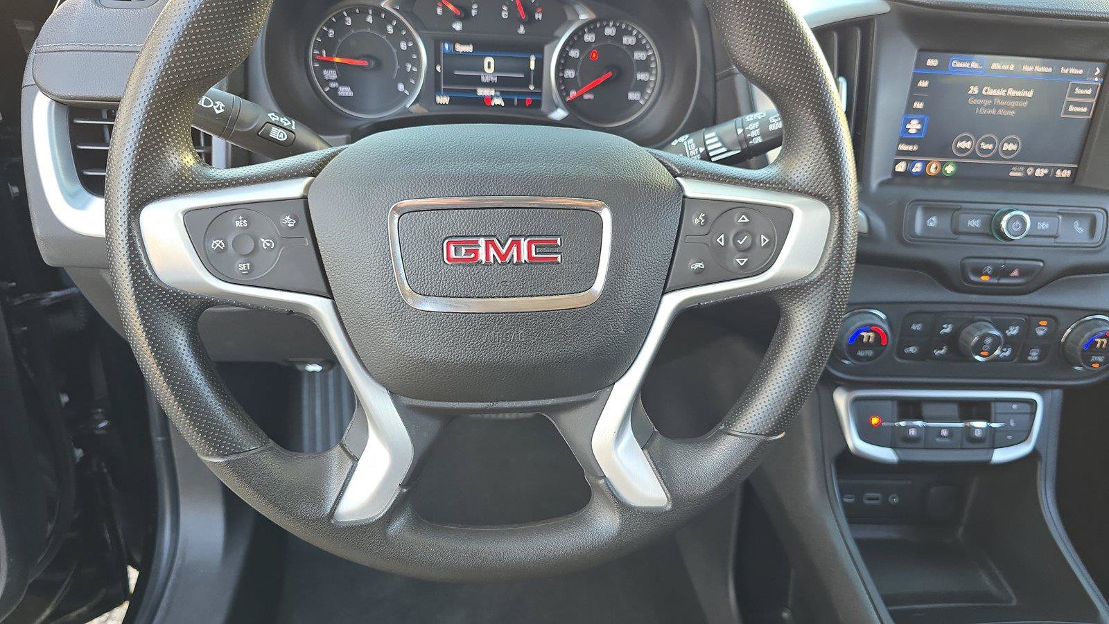Used 2024 GMC Terrain SLE w/ Driver Convenience Package FWD image 24