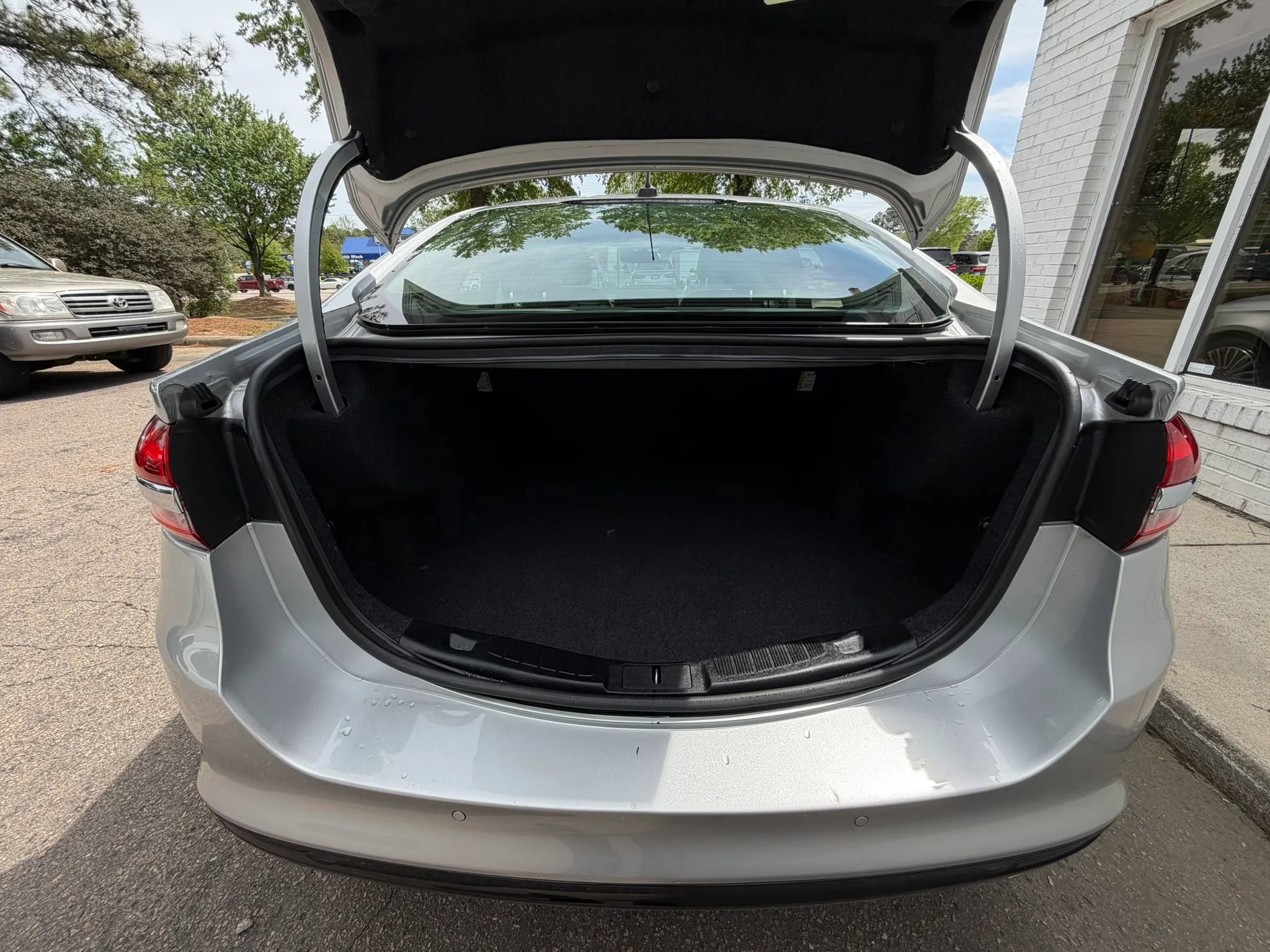 Used 2018 Ford Fusion Titanium image 15