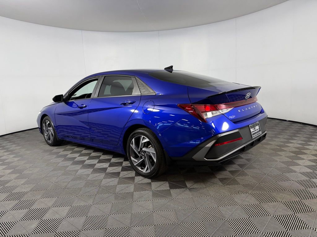 Used 2025 Hyundai Elantra Sport image 8