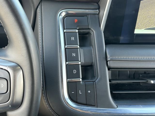 Used 2024 Chevrolet Suburban LT AWD/4WD image 16