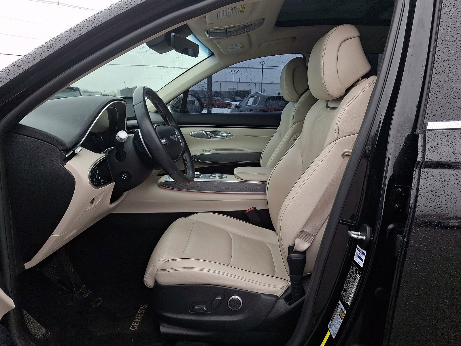 Used 2022 Genesis GV70 2.5T w/ Advanced Package image 13