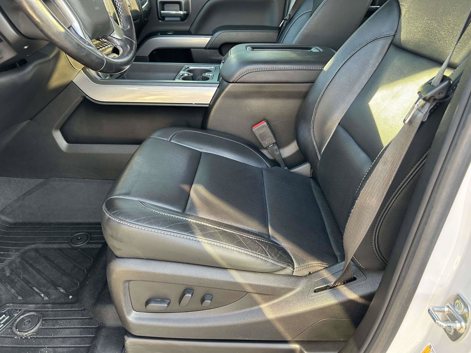 Used 2019 Chevrolet Silverado 2500 LTZ w/ Duramax Plus Package AWD/4WD image 19