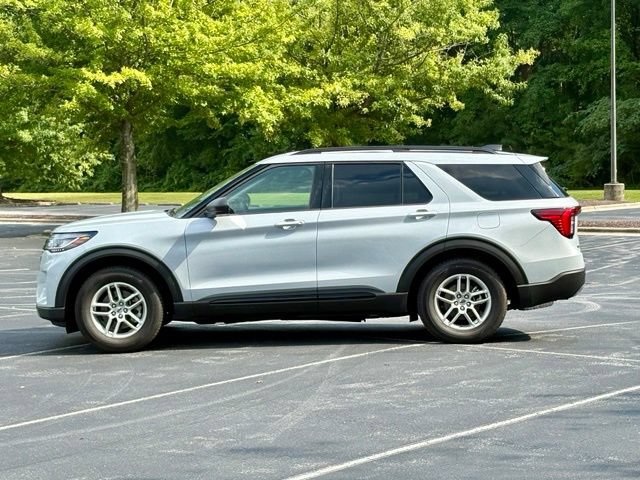 Used 2026 Ford Explorer Active w/ Active Comfort Package RWD image 3