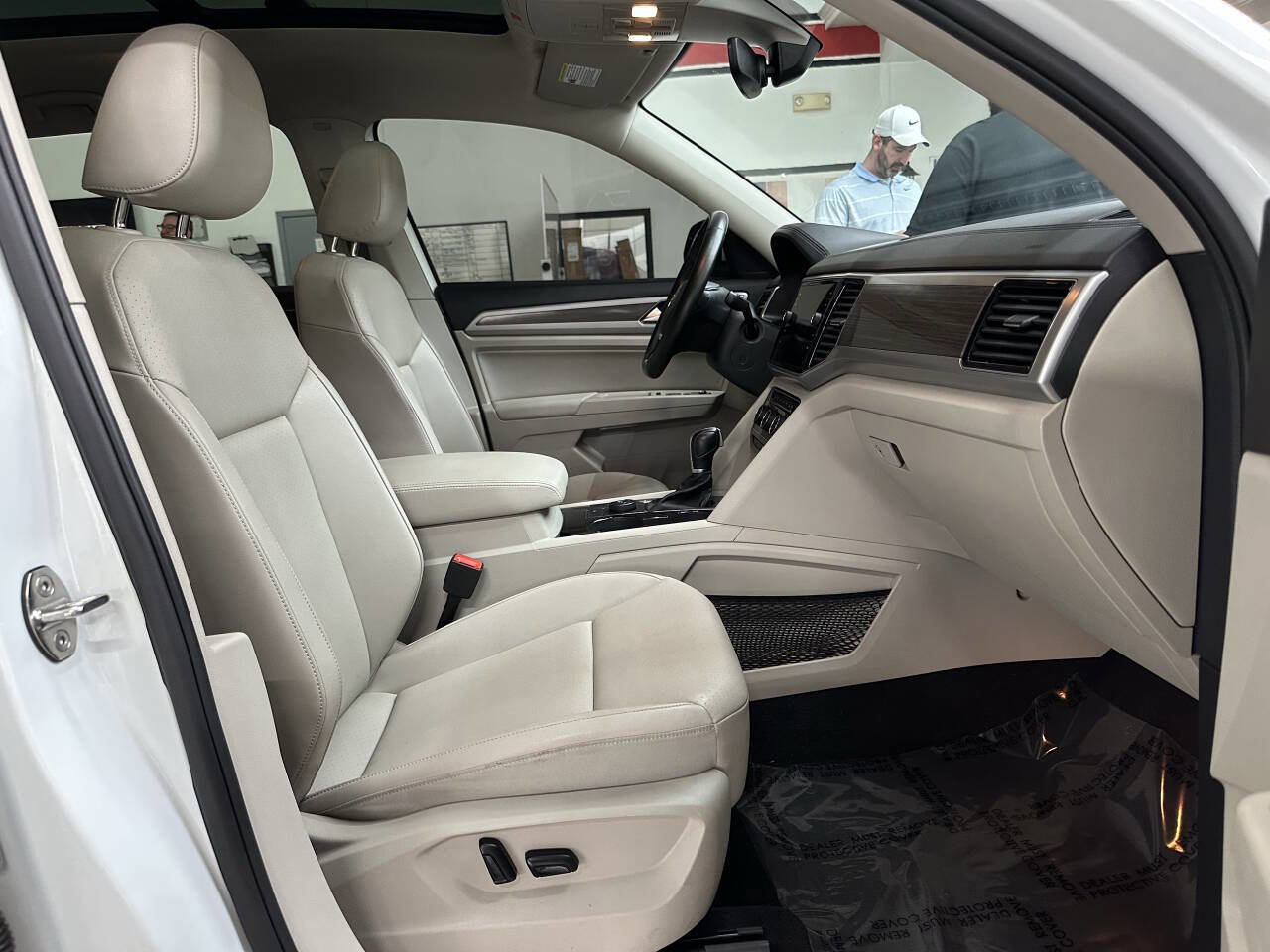 Used 2019 Volkswagen Atlas SEL R-Line image 19