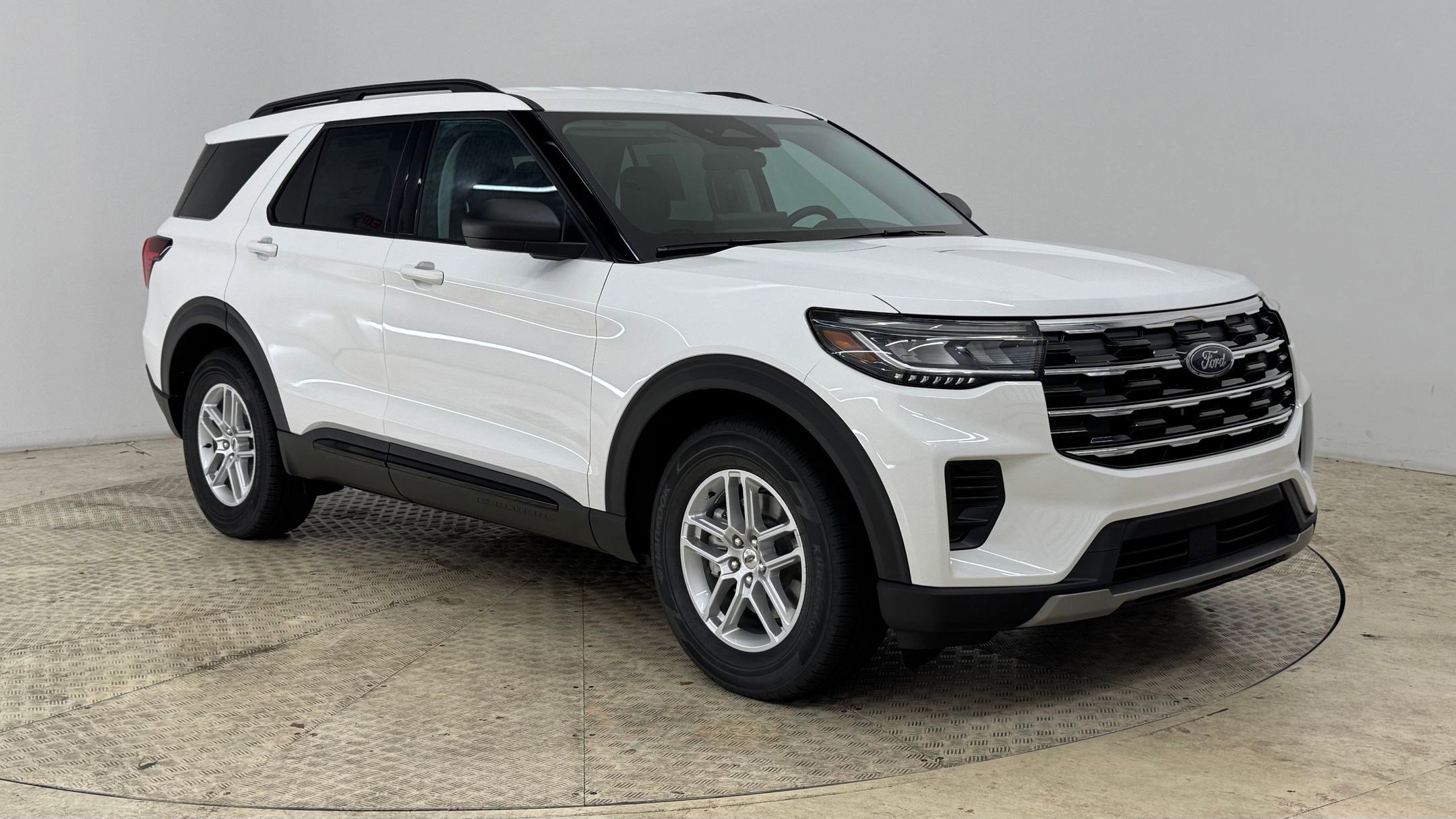 New 2026 Ford Explorer Active image 7