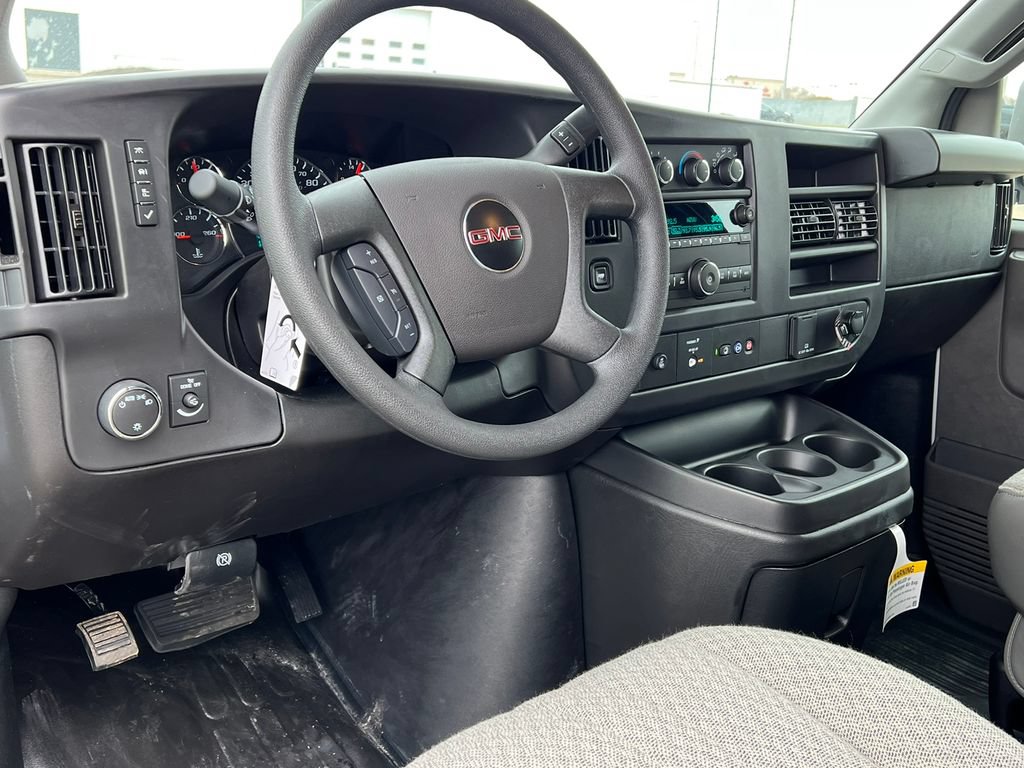 New 2025 GMC Savana 3500 Extended w/ Driver Convenience Package RWD image 17