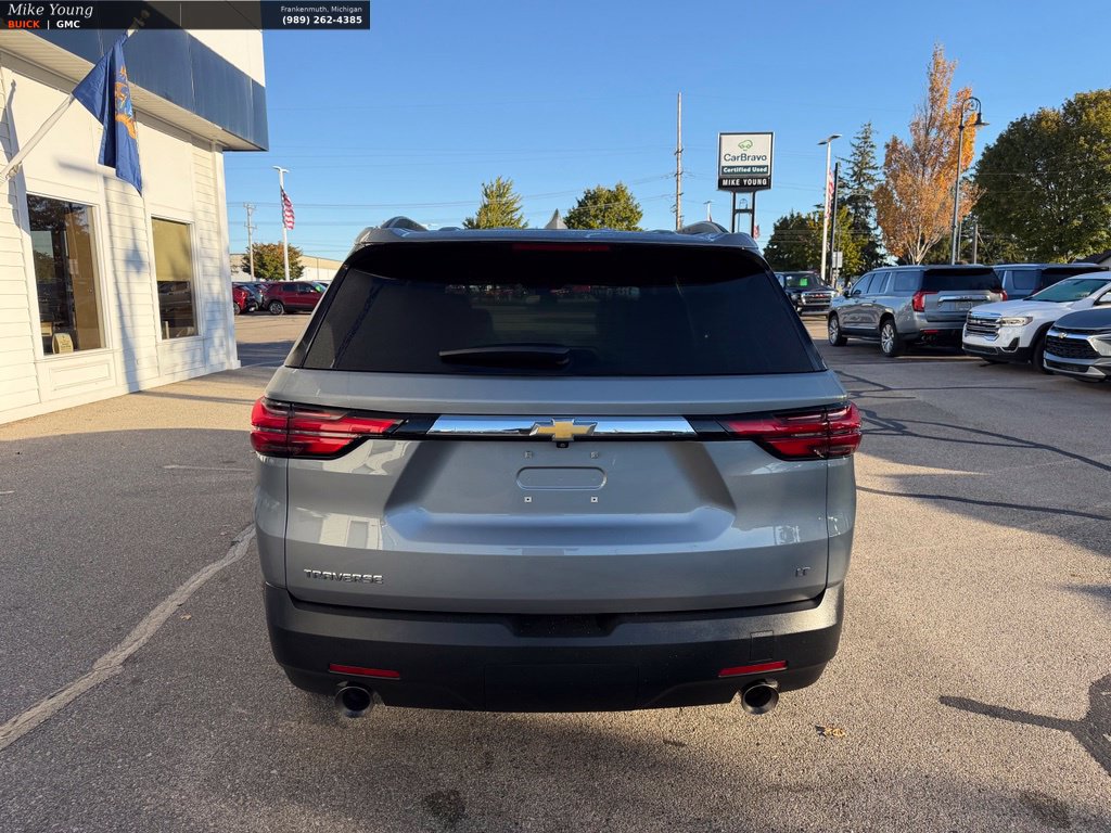 Used 2023 Chevrolet Traverse LT w/ LPO, Floor Liner Package FWD image 6