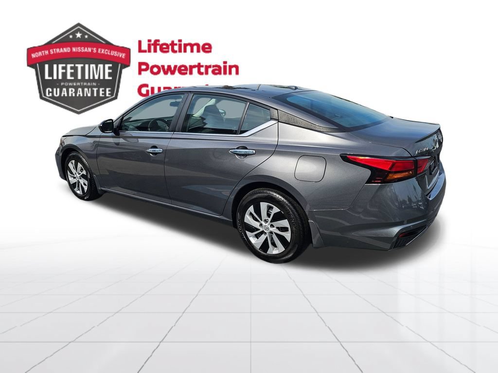 Used 2025 Nissan Altima 2.5 S FWD image 3
