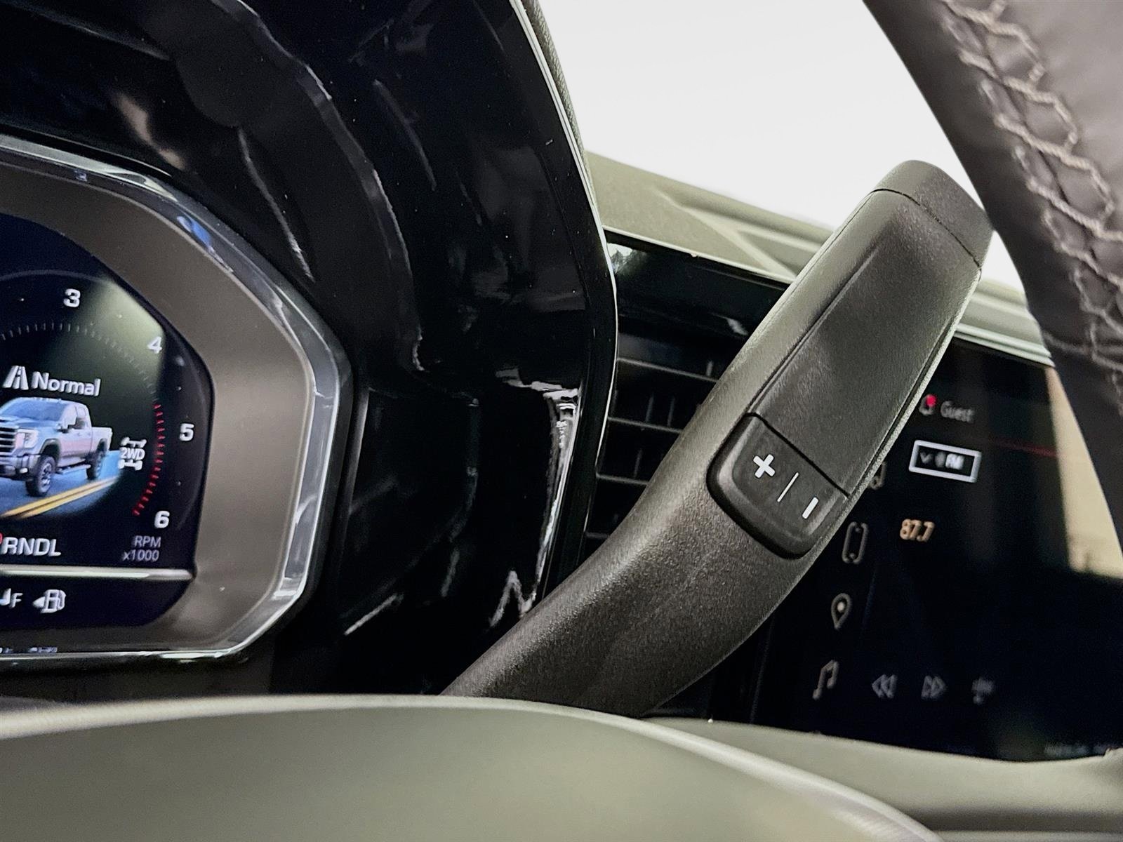 Certified 2025 GMC Sierra 2500 SLT w/ SLT Premium Package image 18