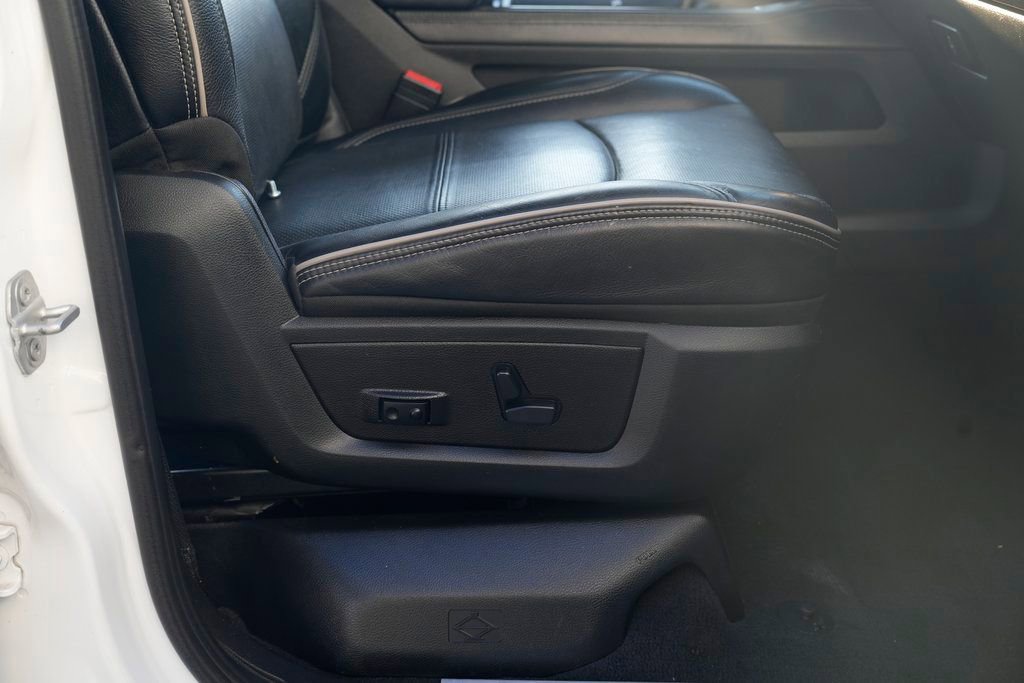 Used 2019 RAM 3500 Limited image 31