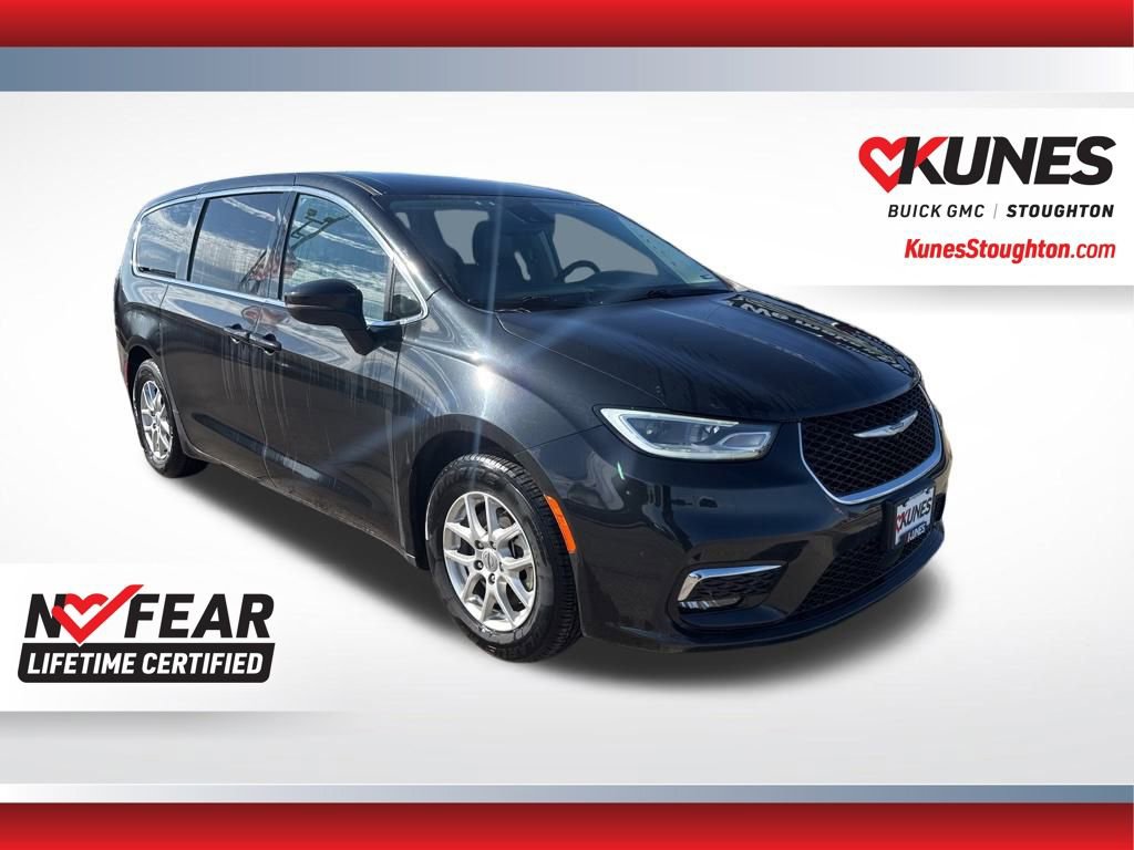 Used 2023 Chrysler Pacifica Touring-L