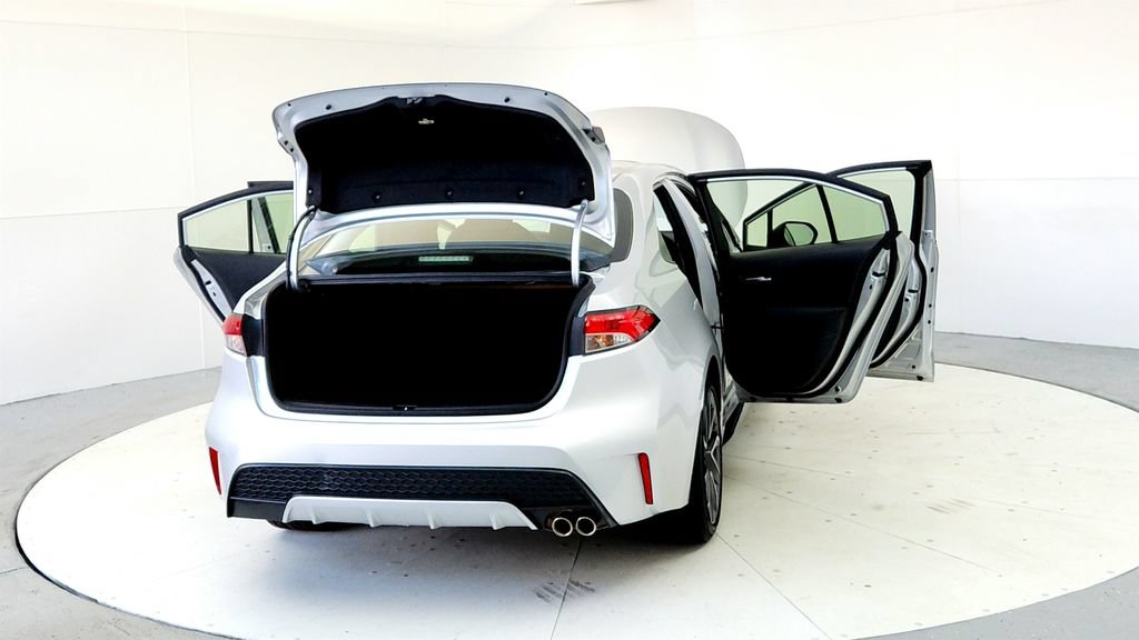 Certified 2021 Toyota Corolla SE w/ SE Premium Package FWD image 11