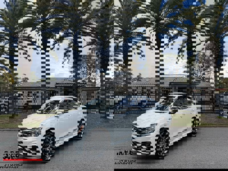 Used 2017 Volkswagen Passat 1.8T R-Line image 8