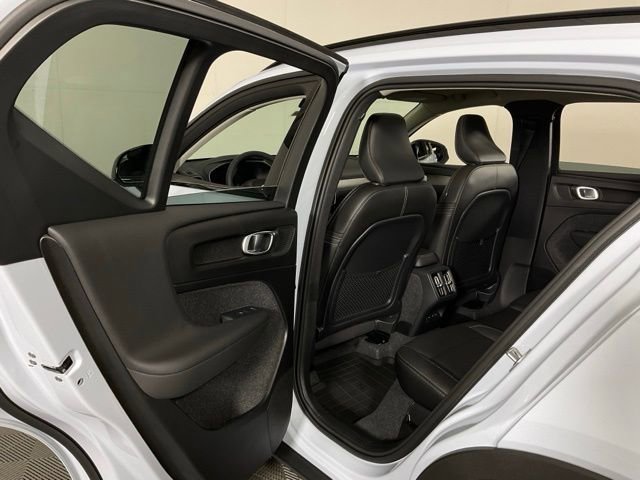 New 2026 Volvo XC40 B5 Plus w/ Protection Package Premier image 37