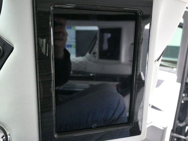 Used 2020 Cadillac Escalade ESV Platinum w/ Escalade Sport Edition image 27