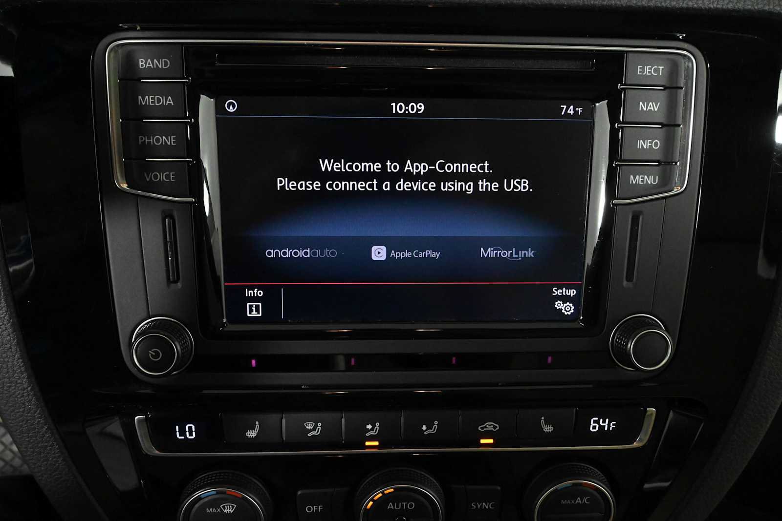 Used 2017 Volkswagen Jetta SEL FWD image 24