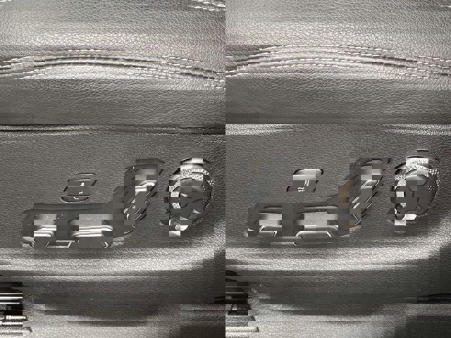 Used 2023 Genesis GV70 2.5T w/ Sport Prestige Package image 17