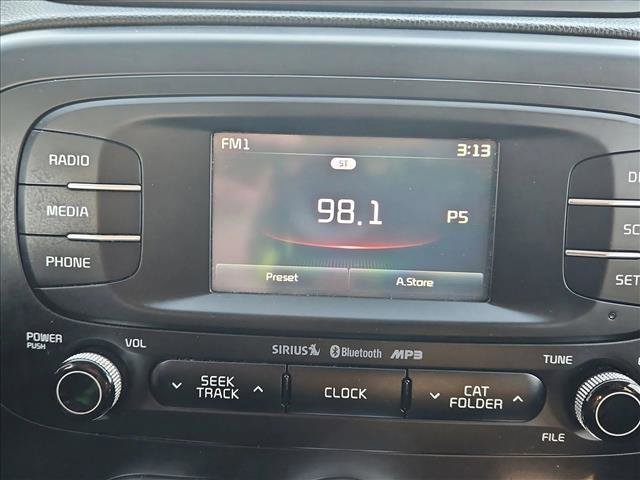 Used 2016 Kia Soul + image 13