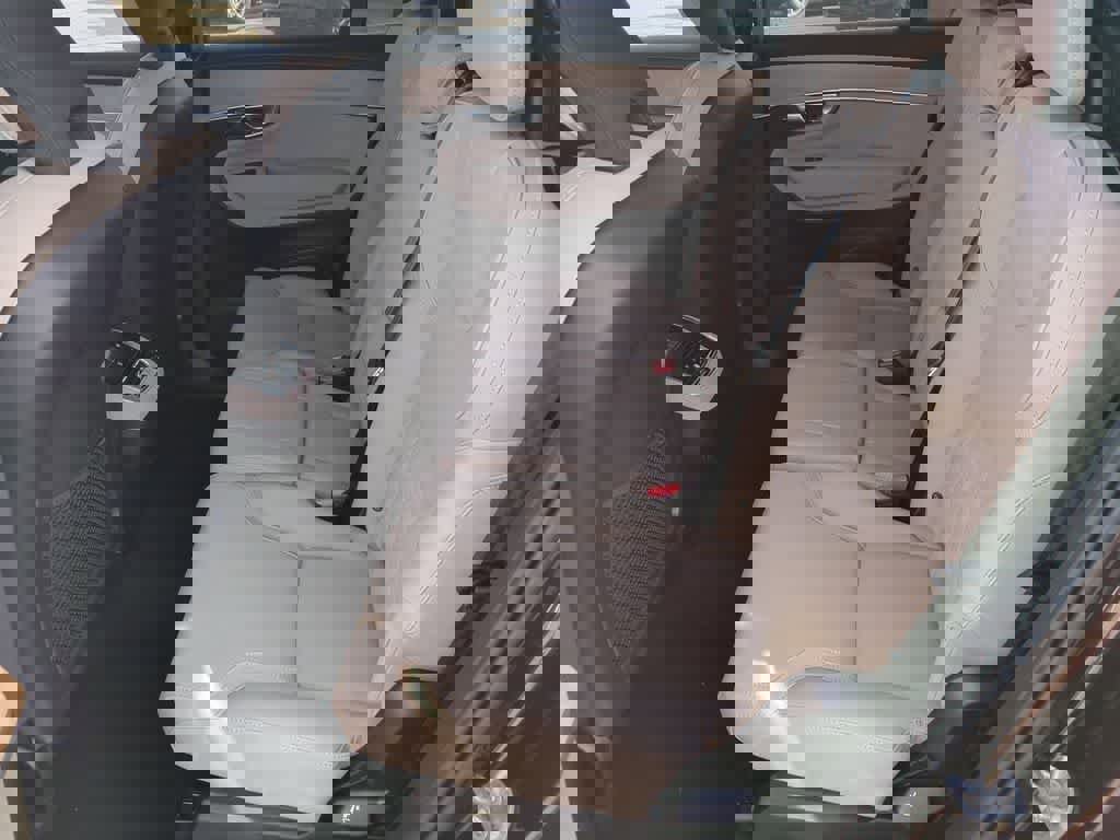 New 2026 Volvo XC90 B5 Plus w/ Protection Package Premier image 12