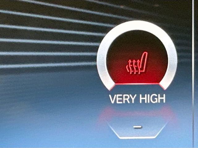 Used 2023 BMW 330e xDrive w/ Convenience Package image 18