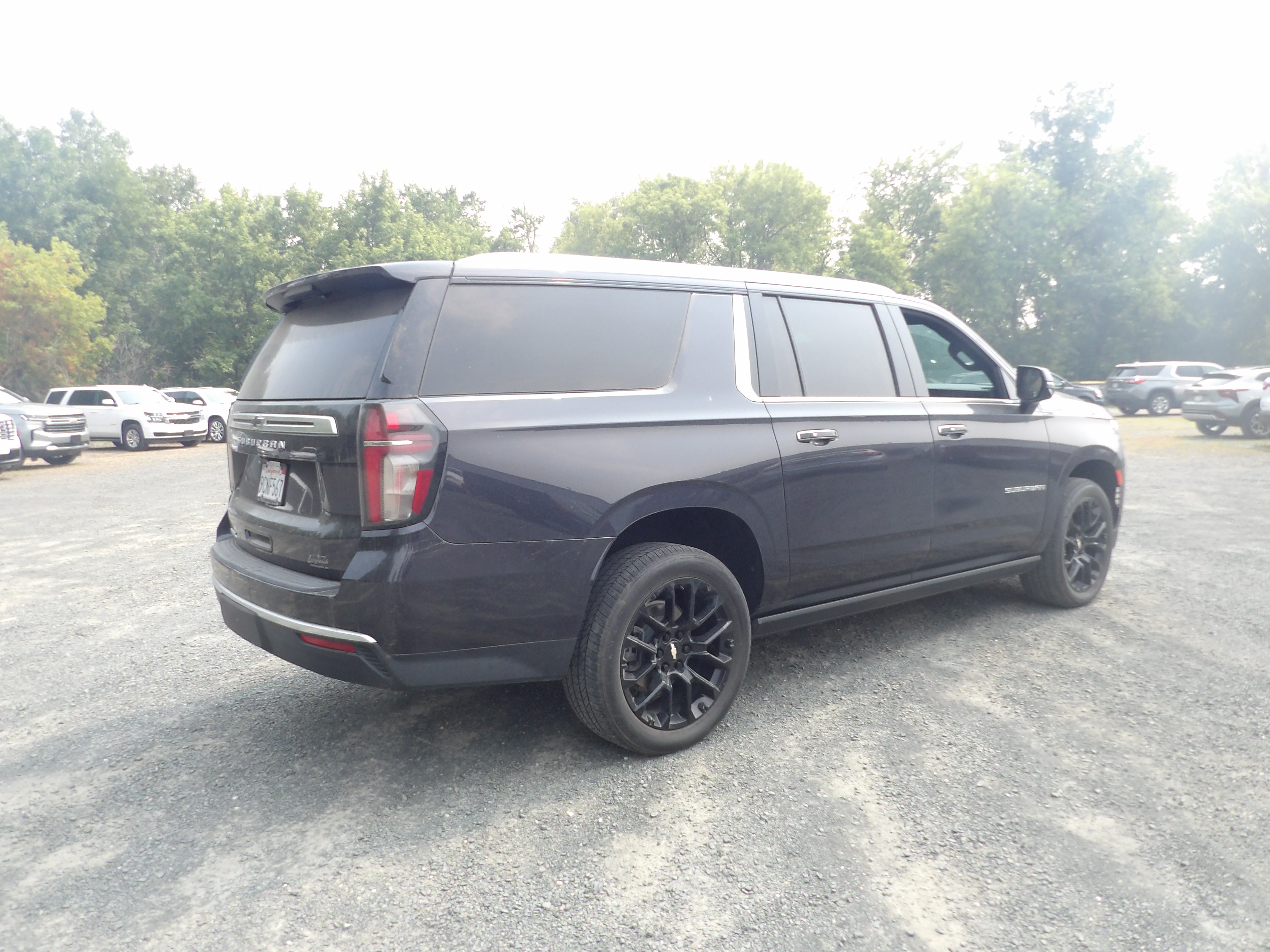 Used 2023 Chevrolet Suburban High Country AWD/4WD image 4