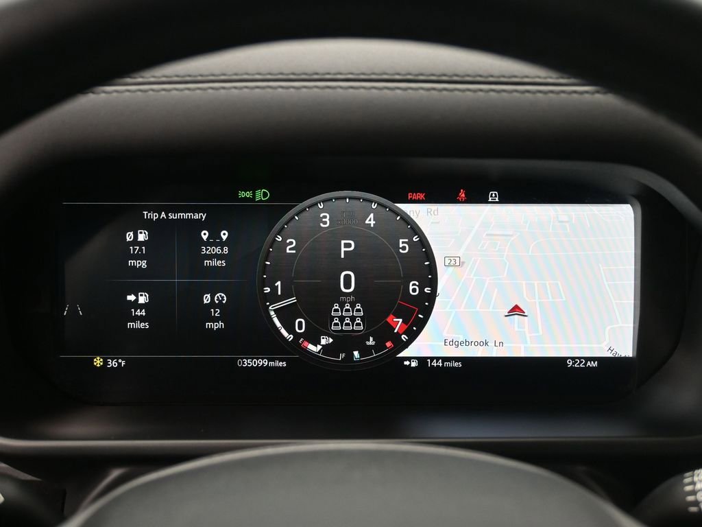 Used 2024 Land Rover Defender 130 X-Dynamic SE image 13