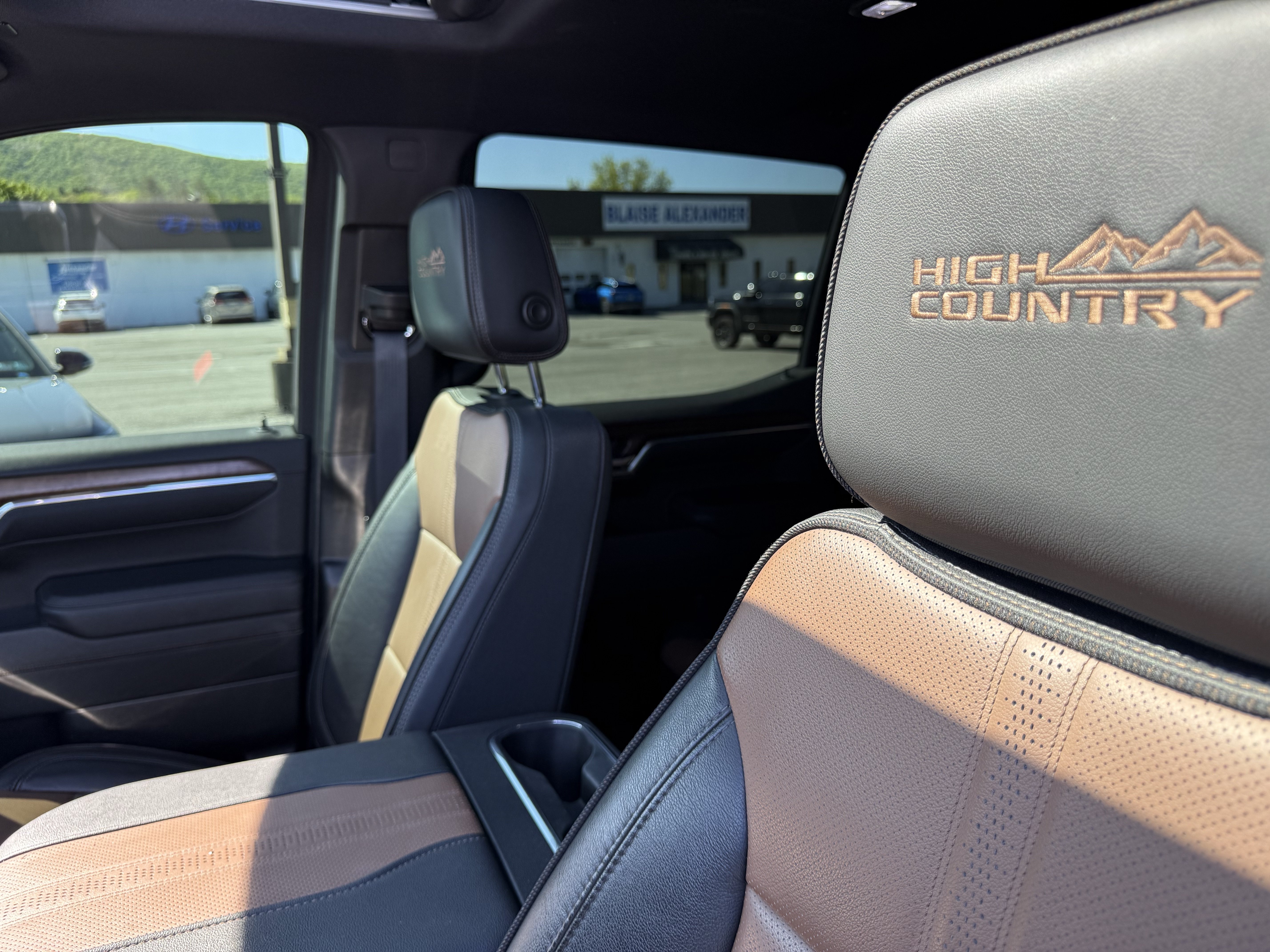 Used 2023 Chevrolet Silverado 1500 High Country AWD/4WD image 12