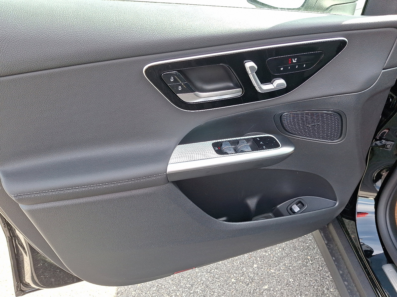 Certified 2025 Mercedes-Benz GLC 300 4MATIC image 11