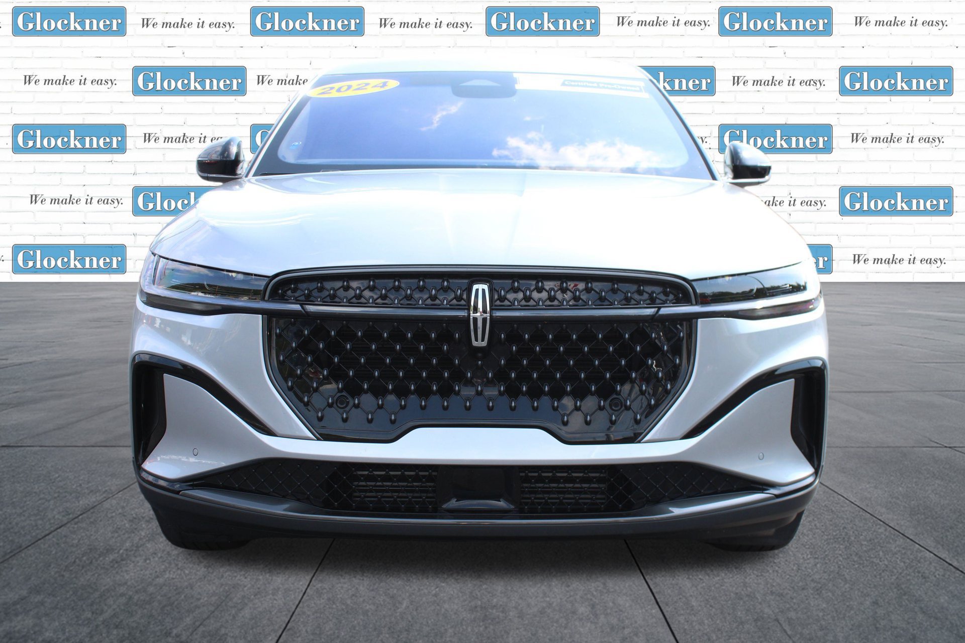 Used 2024 Lincoln Nautilus Premier w/ Equipment Group 102A AWD/4WD image 2