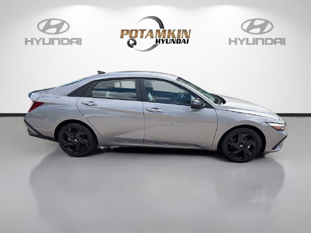 Certified 2026 Hyundai Elantra Sport FWD image 5