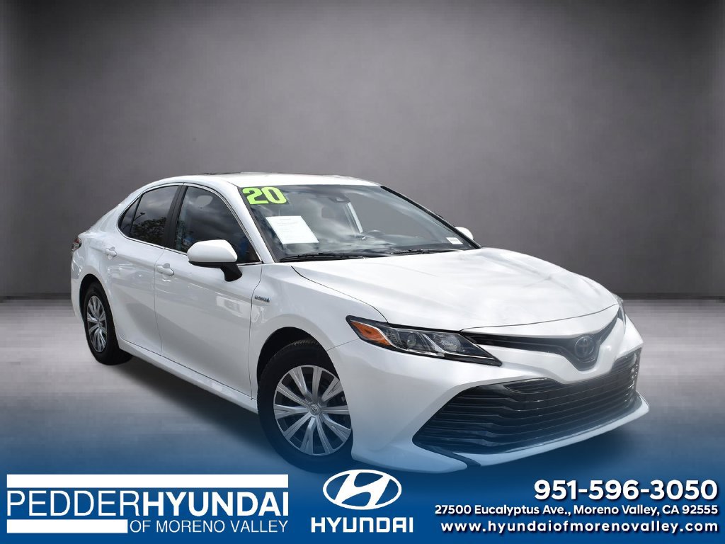 Used 2020 Toyota Camry LE FWD image 1