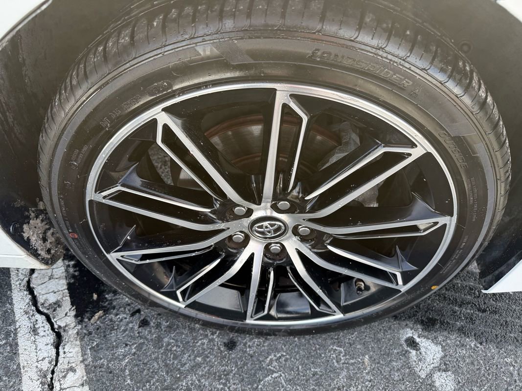 Used 2019 Toyota Avalon XSE image 21