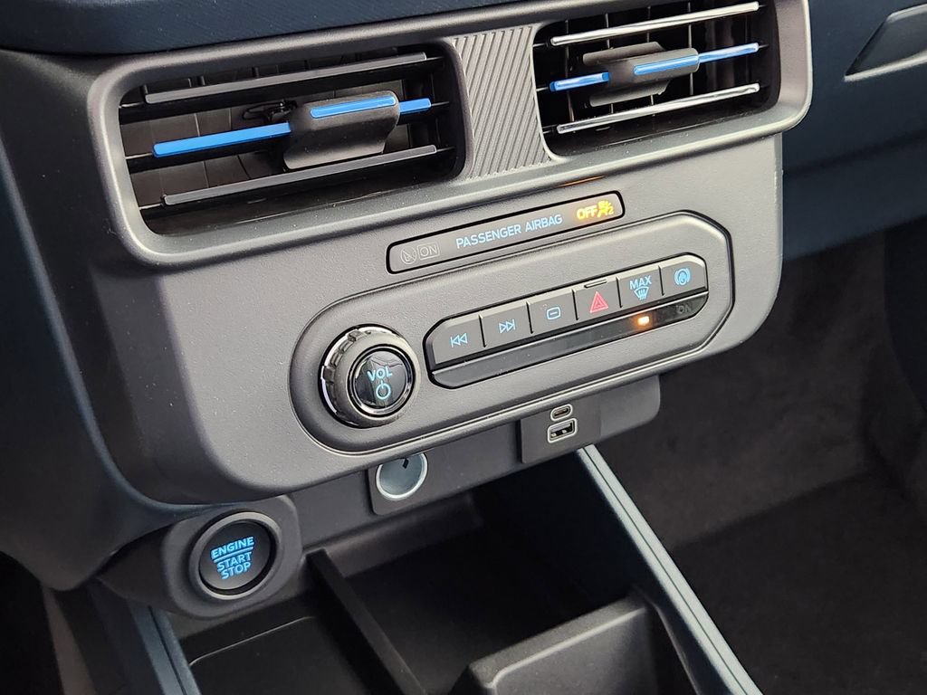 New 2026 Ford Maverick Lobo AWD/4WD image 24