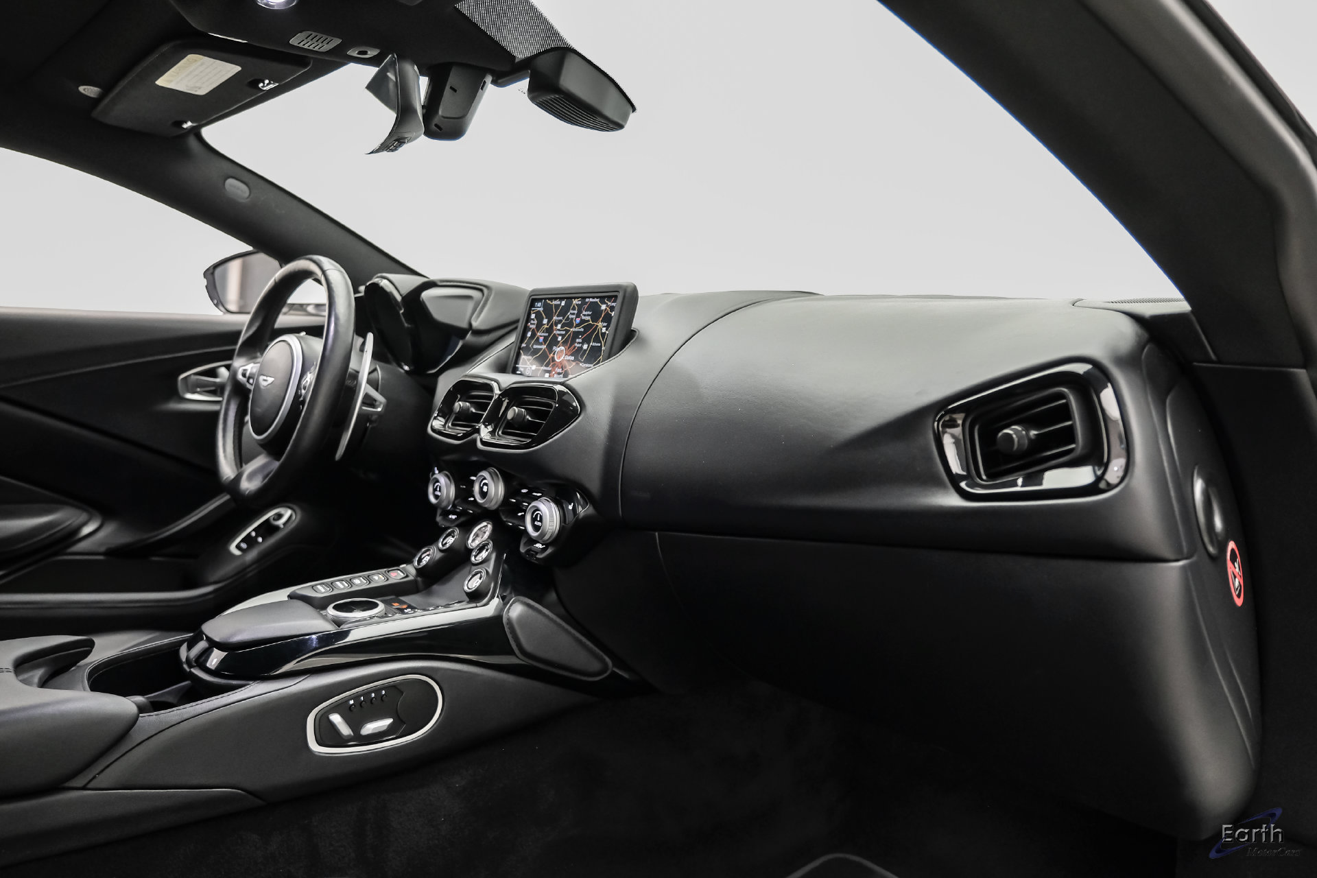 Used 2022 Aston Martin V8 Vantage Coupe RWD image 49