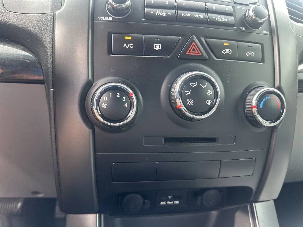 Used 2011 Kia Sorento LX 4dr SUV image 27