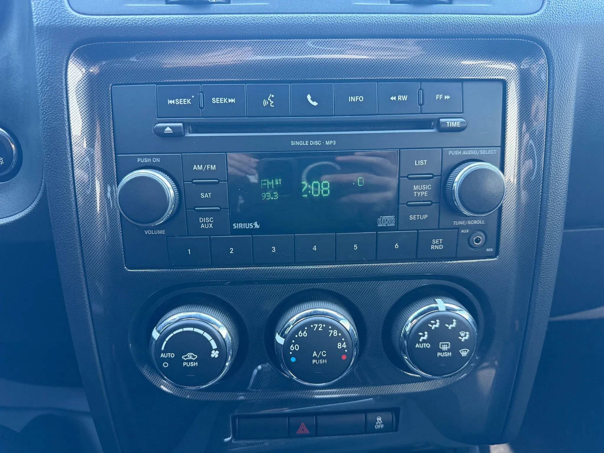 Used 2011 Dodge Challenger image 16