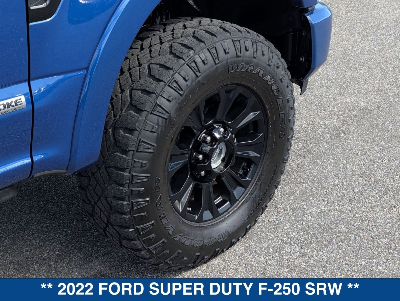 Used 2022 Ford F250 Lariat w/ Tremor Off-Road Package image 12