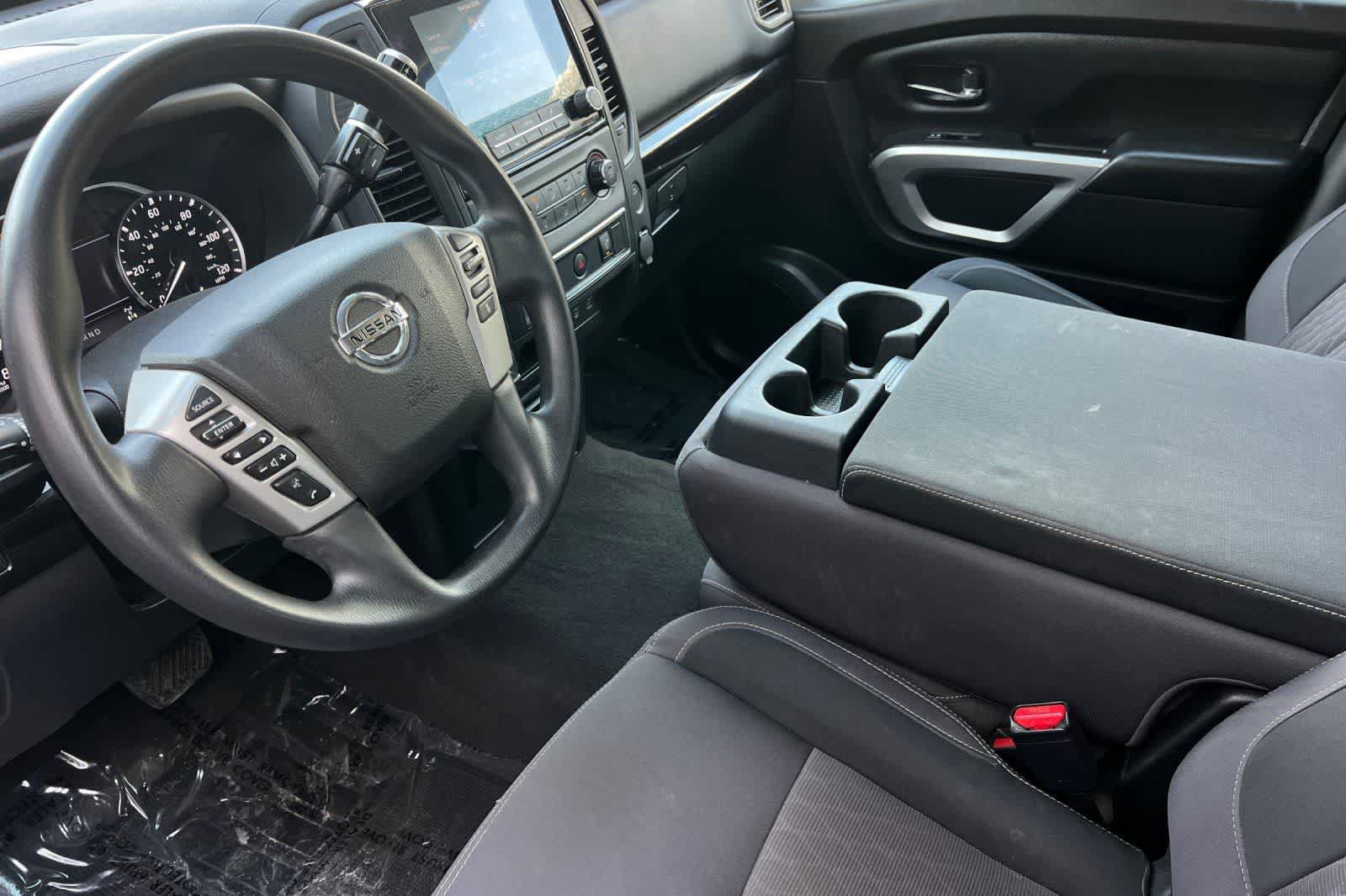 Used 2022 Nissan Titan SV AWD/4WD image 12
