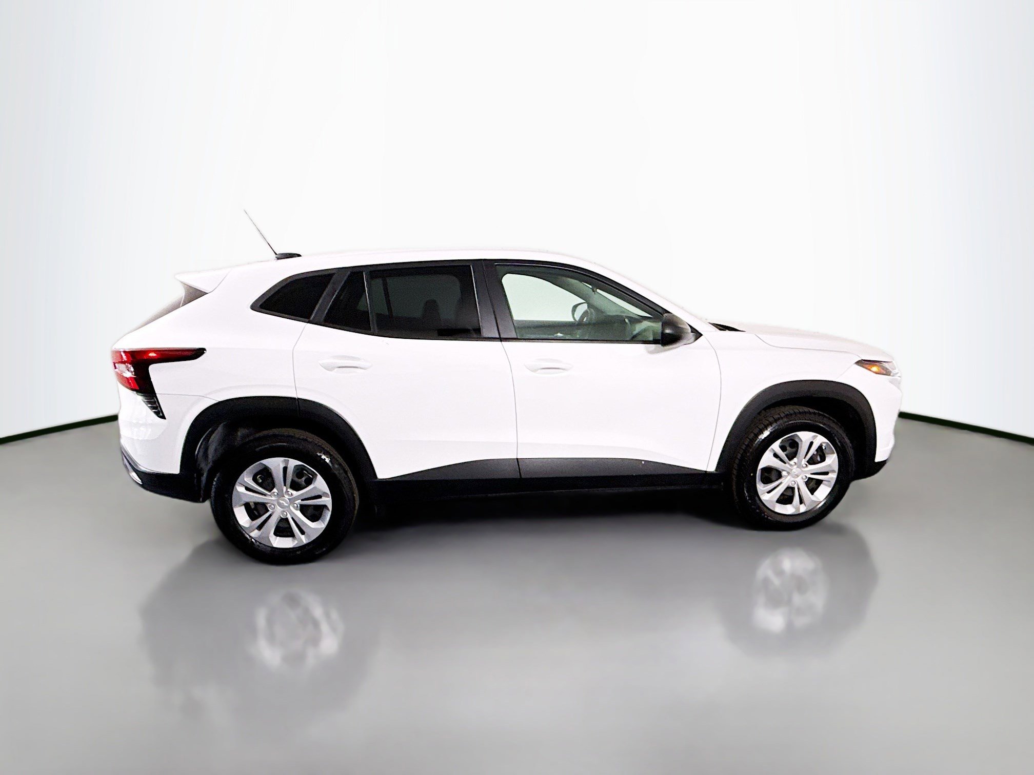 Used 2024 Chevrolet Trax LS image 11