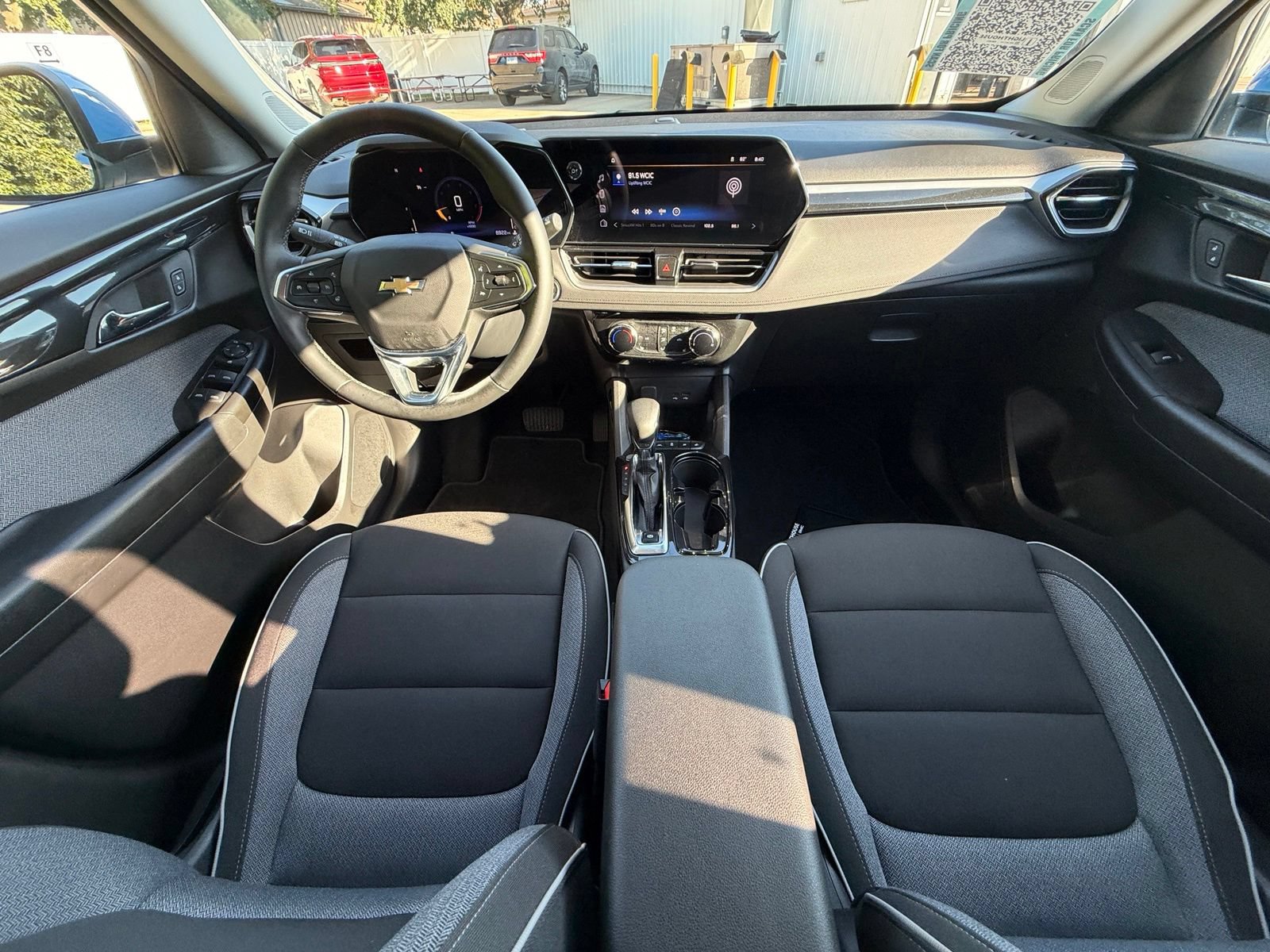 Used 2024 Chevrolet TrailBlazer LT w/ LT Cold Weather Package FWD image 19